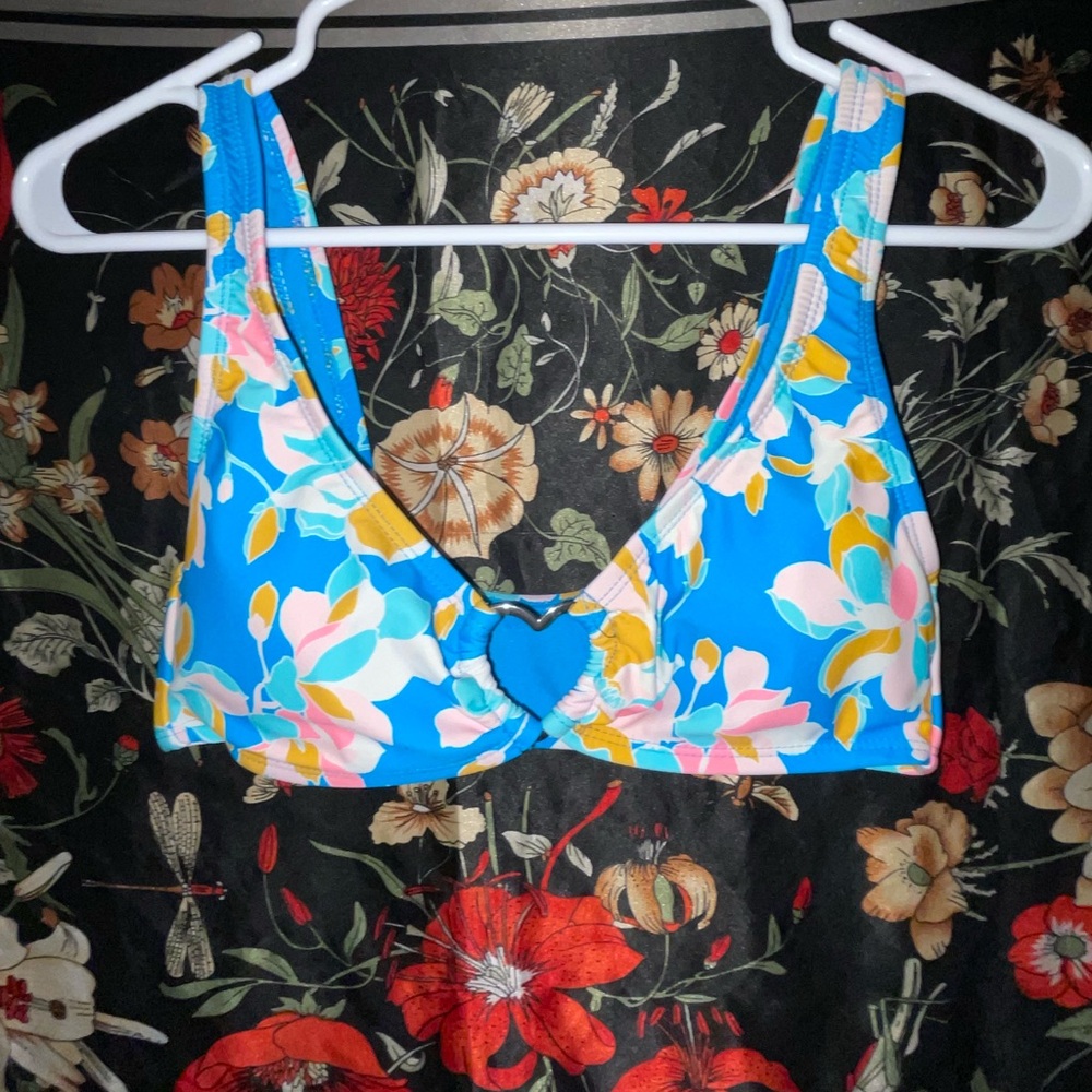 No boundaries swim suit top only the top piece out of the set , size S (3-5)